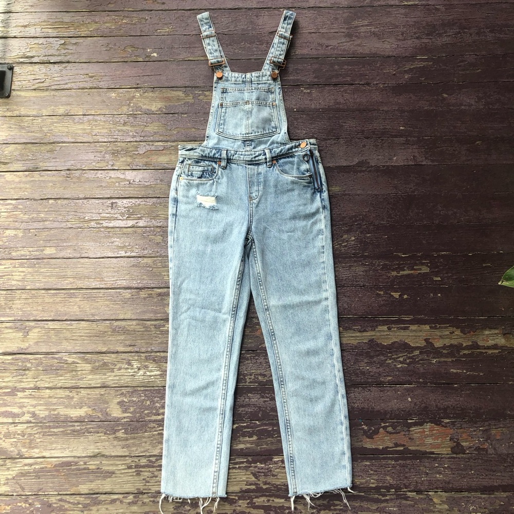 Blank NYC Slim Girlfriend Denim Overalls Size 24 Light Wash Crop Raw Hems